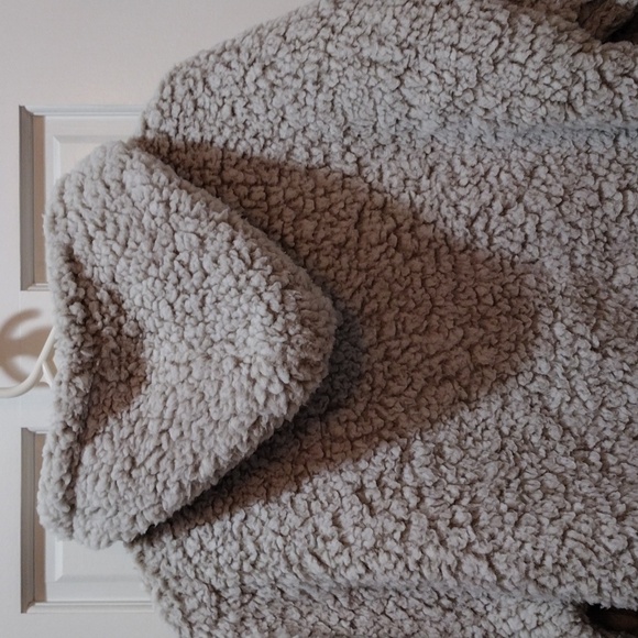 Love Tree Sherpa jacket. - Picture 6 of 10